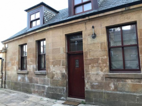Cozy Cottage Retreat in Glasgow